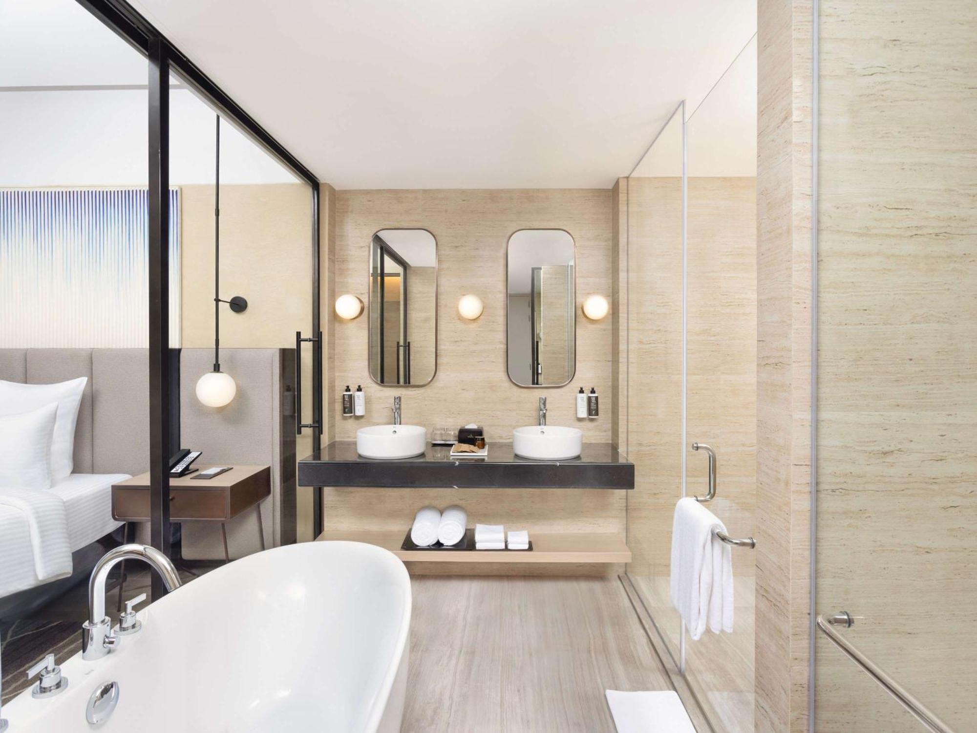 Novotel New Delhi City Centre Zewnętrze zdjęcie