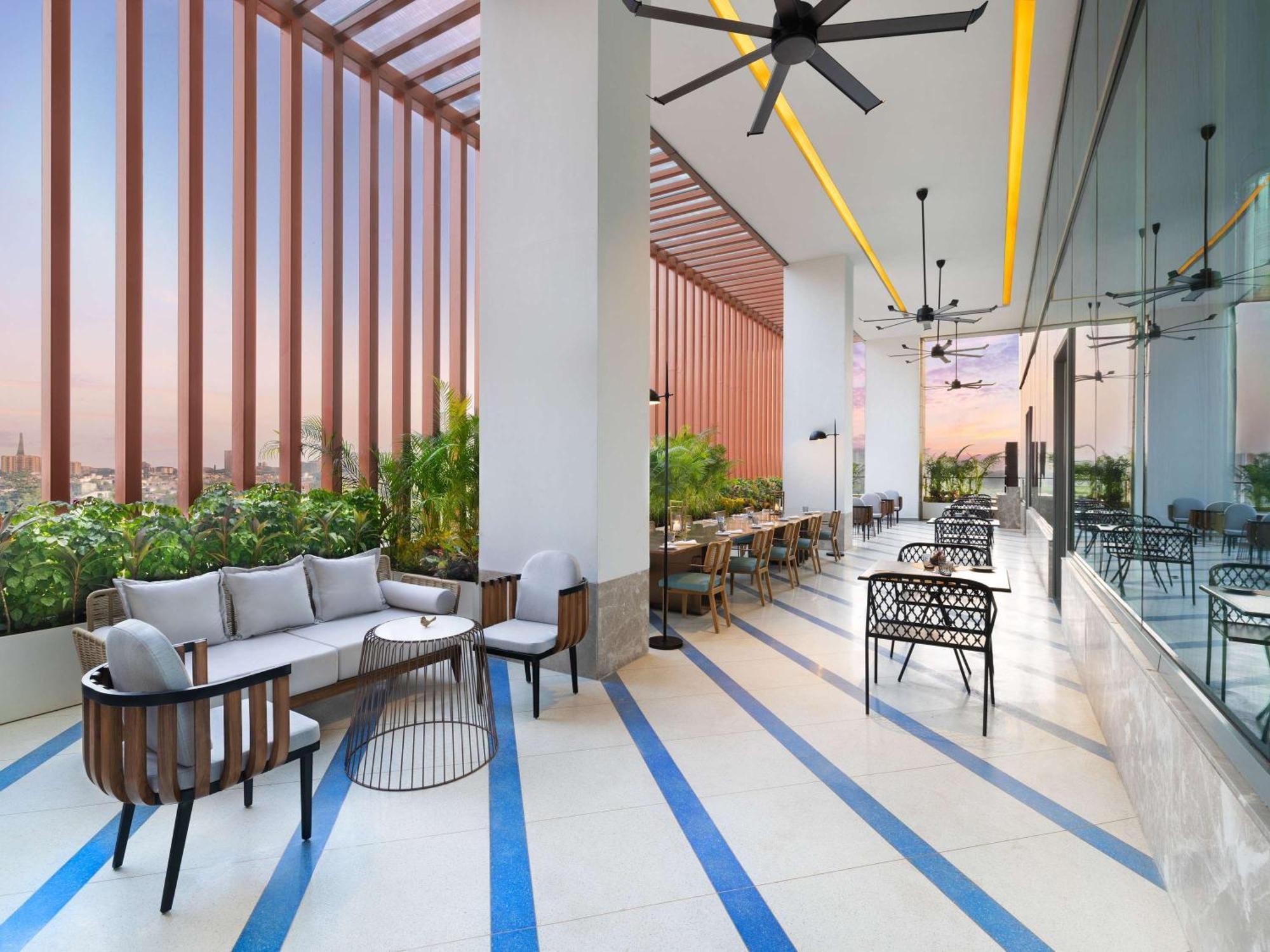 Novotel New Delhi City Centre Zewnętrze zdjęcie