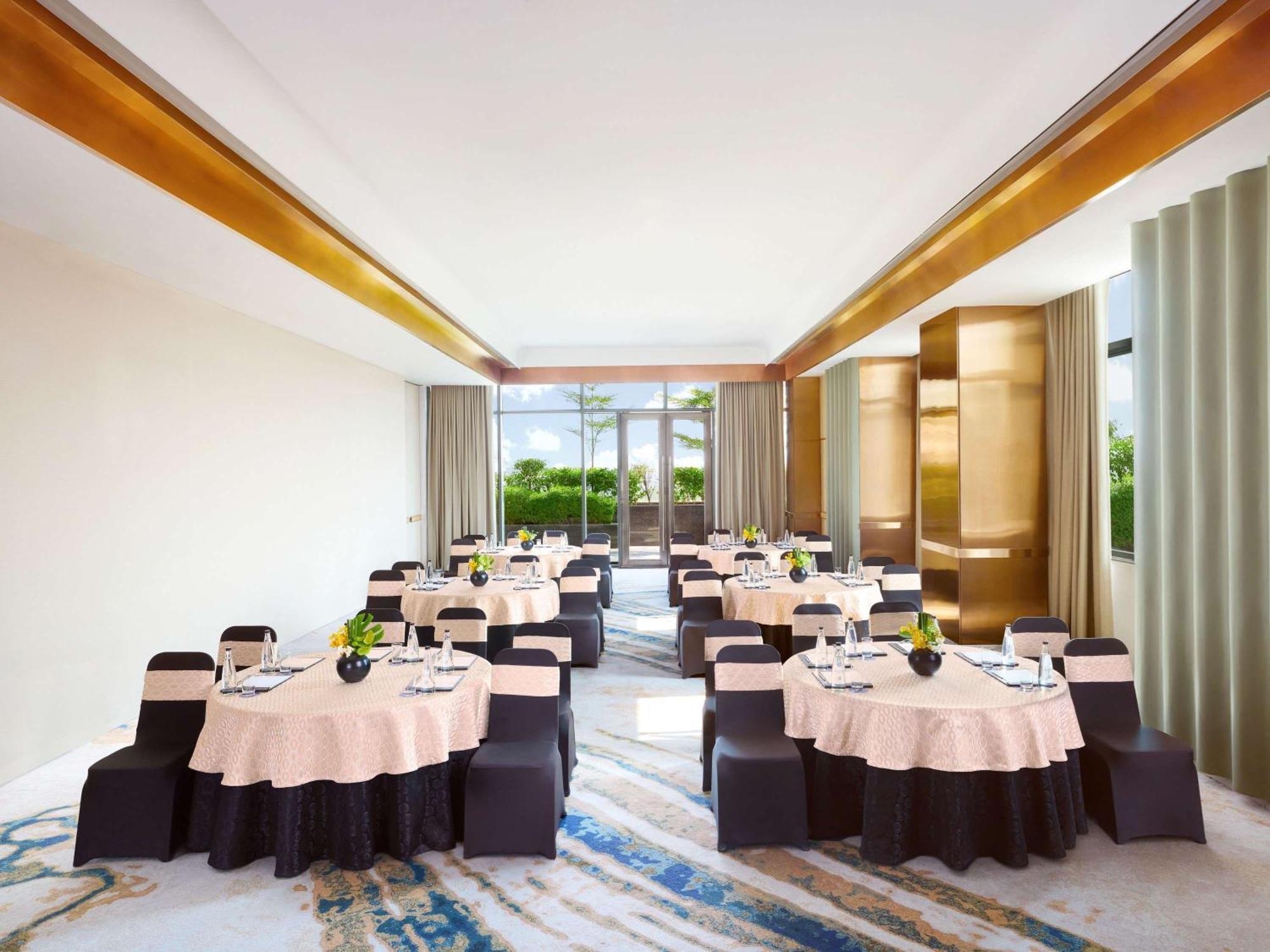 Novotel New Delhi City Centre Zewnętrze zdjęcie